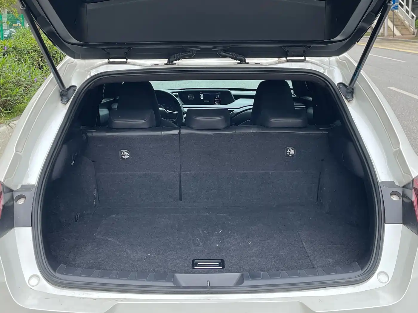Lexus UX 2019 260h Explorer Fun Edition (China V) фото 18