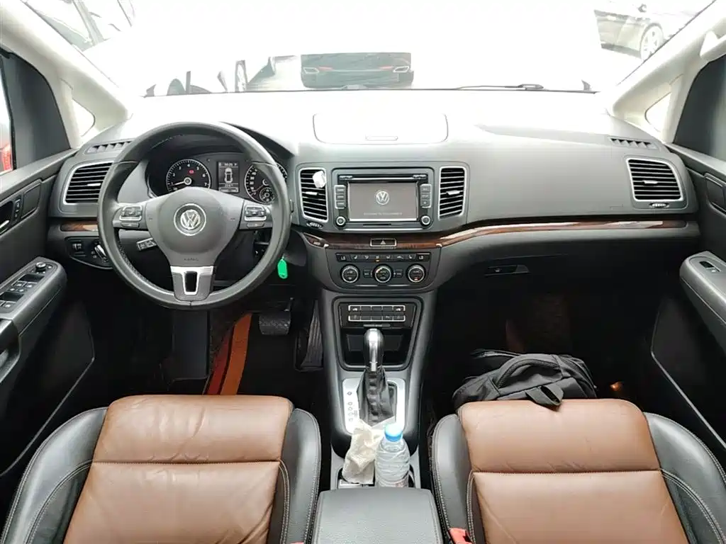 Volkswagen Sharan 2014 2.0TSI Comfort фото 10