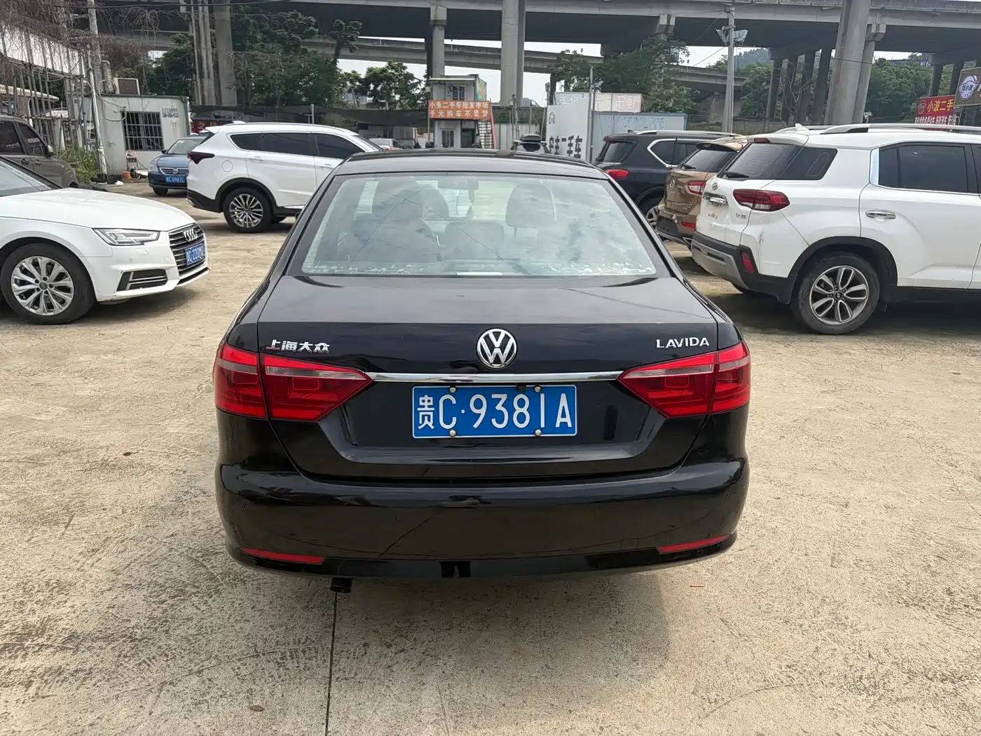 Volkswagen Lavida 2013 1.6L Automatic Comfort Edition фото 6