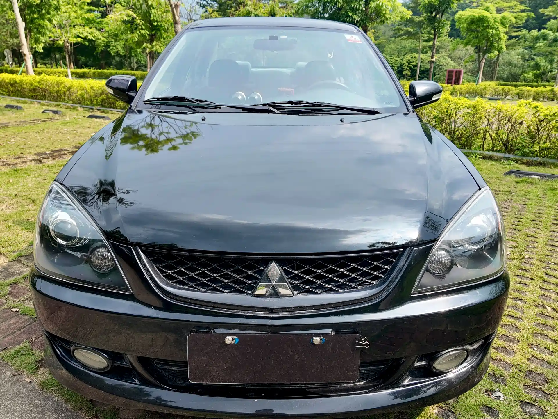 Фото 33 - Mitsubishi Lancer