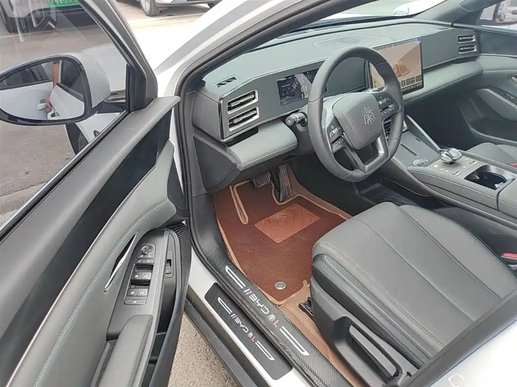 BYD Qin L 2025 DM-i Smart Drive Edition 80KM Leading фото 16