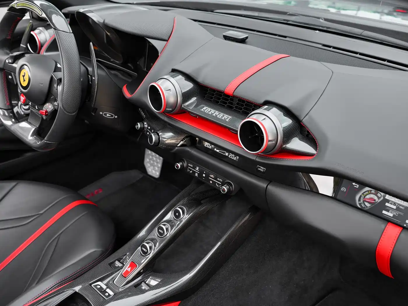 Photo 47 - Ferrari 812