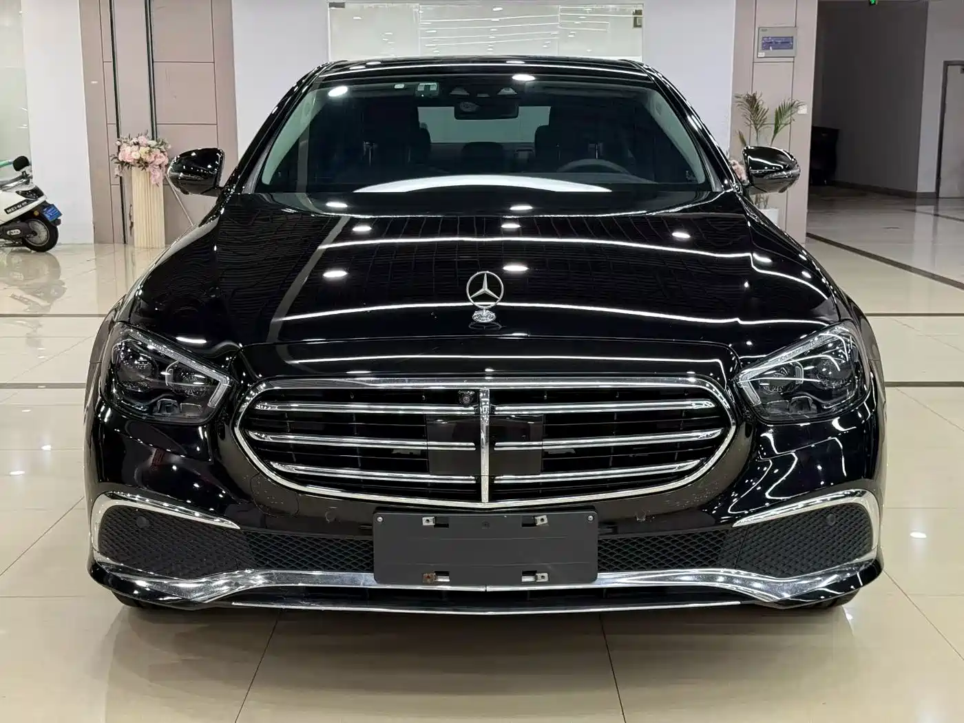 Фото 2 - Mercedes-Benz E-Class