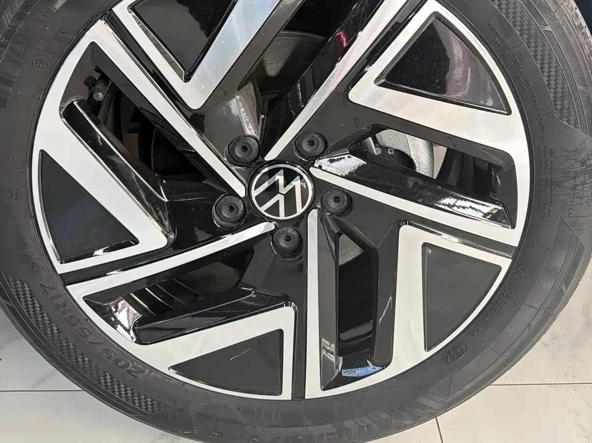 Volkswagen Sagitar 2023 300TSI DSG Surpassing Edition фото 10