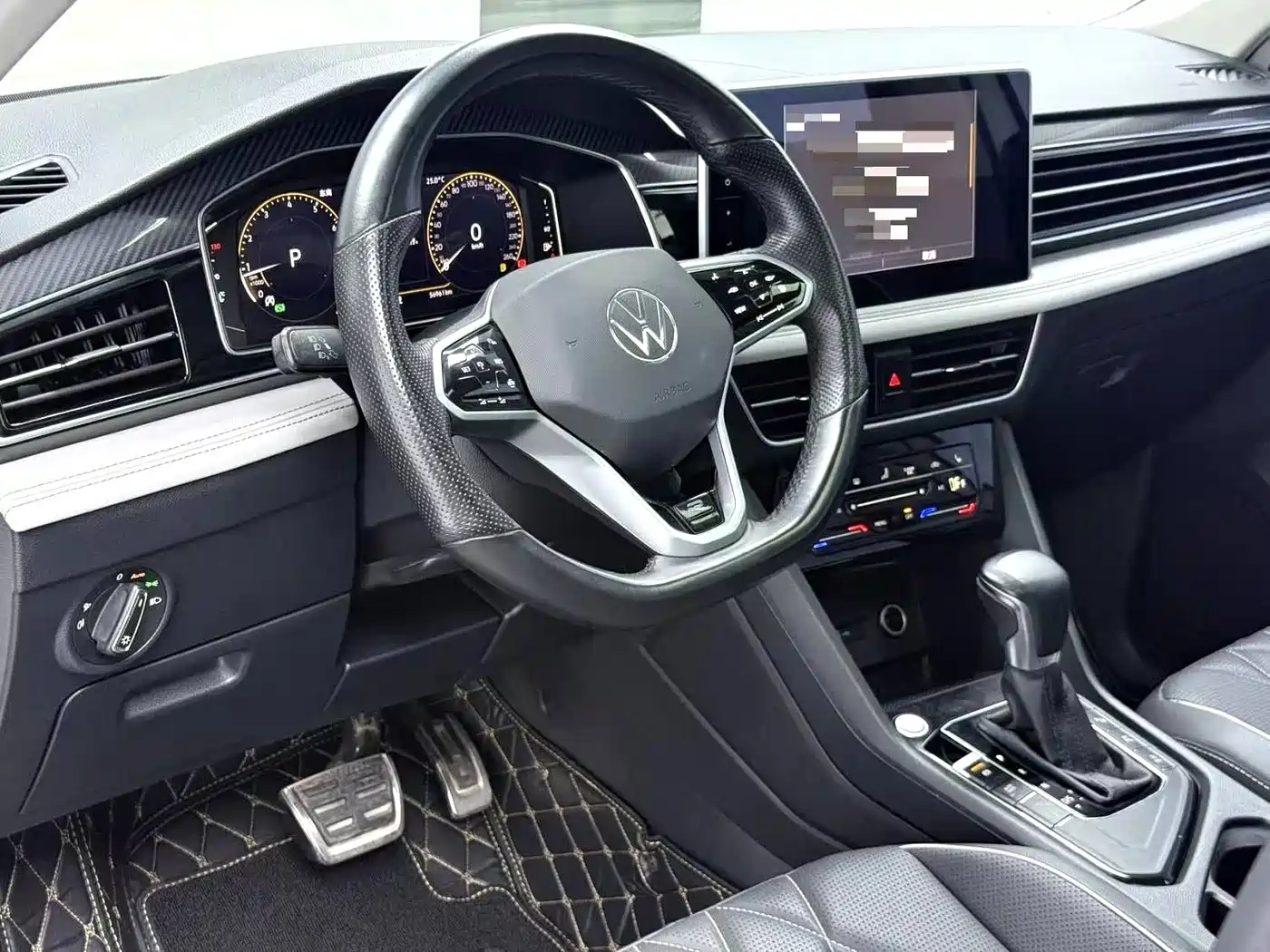 Volkswagen Tiguan L 2022 330TSI Auto 2WD R-Line Premium Edition фото 9