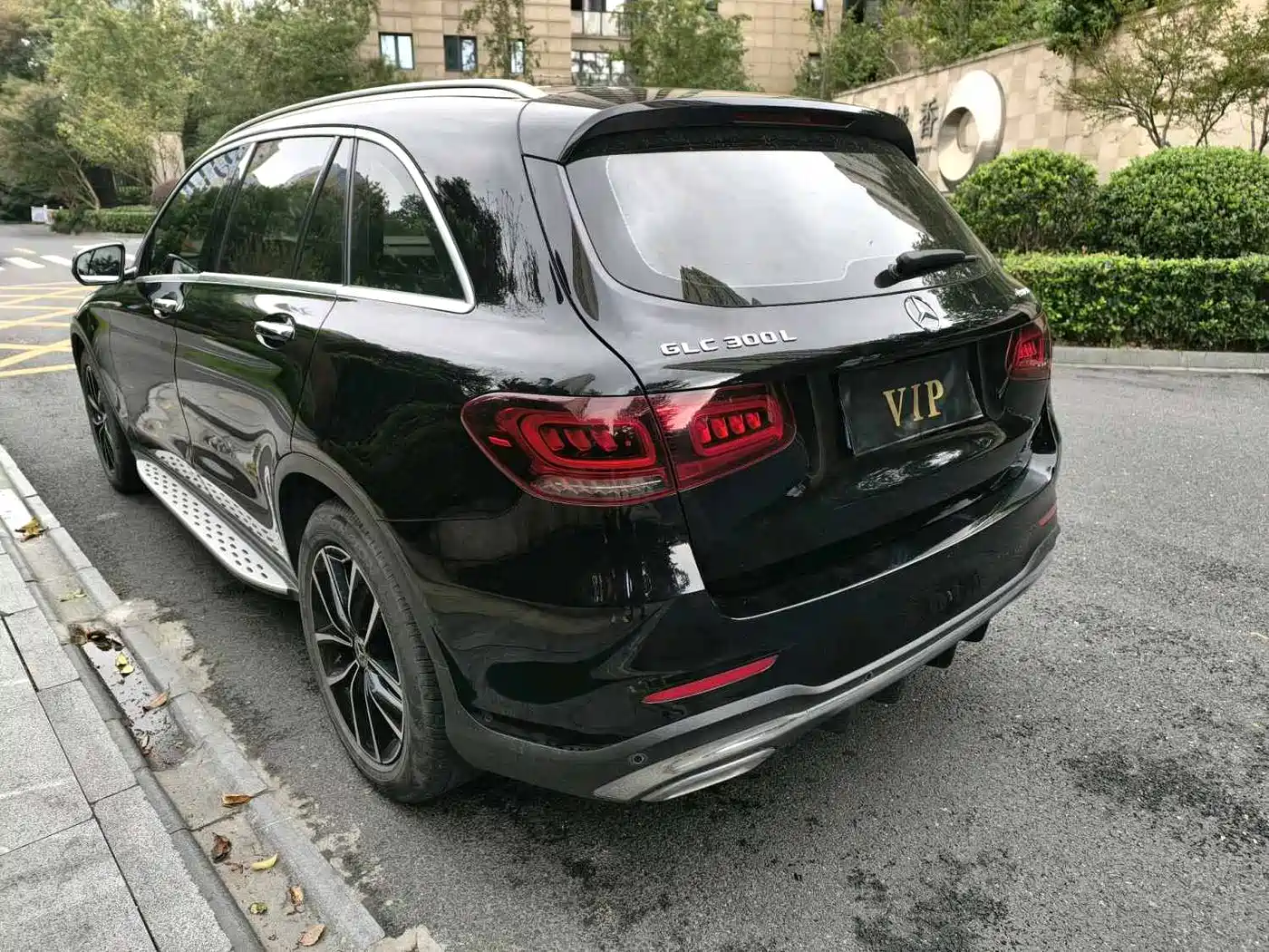 MERCEDES-BENZ GLC