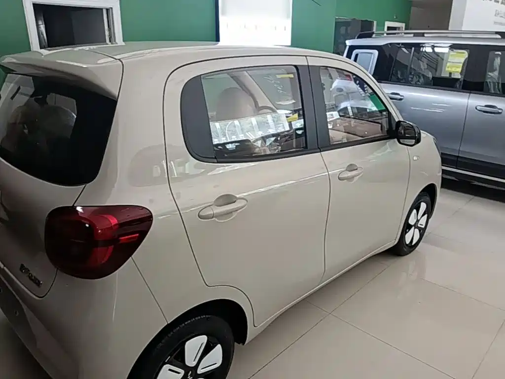 Wuling Motors Hongguang MINIEV 2026 2025 4-Door Advanced
