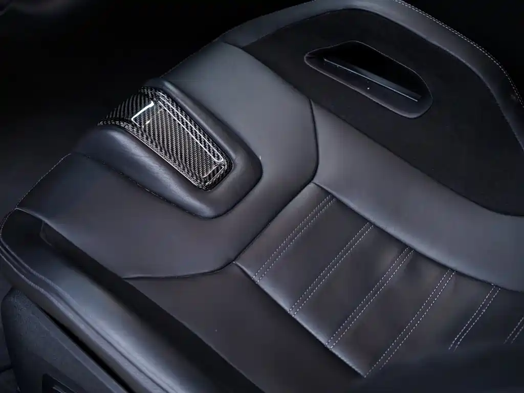 BMW M2 2024 M2 фото 35