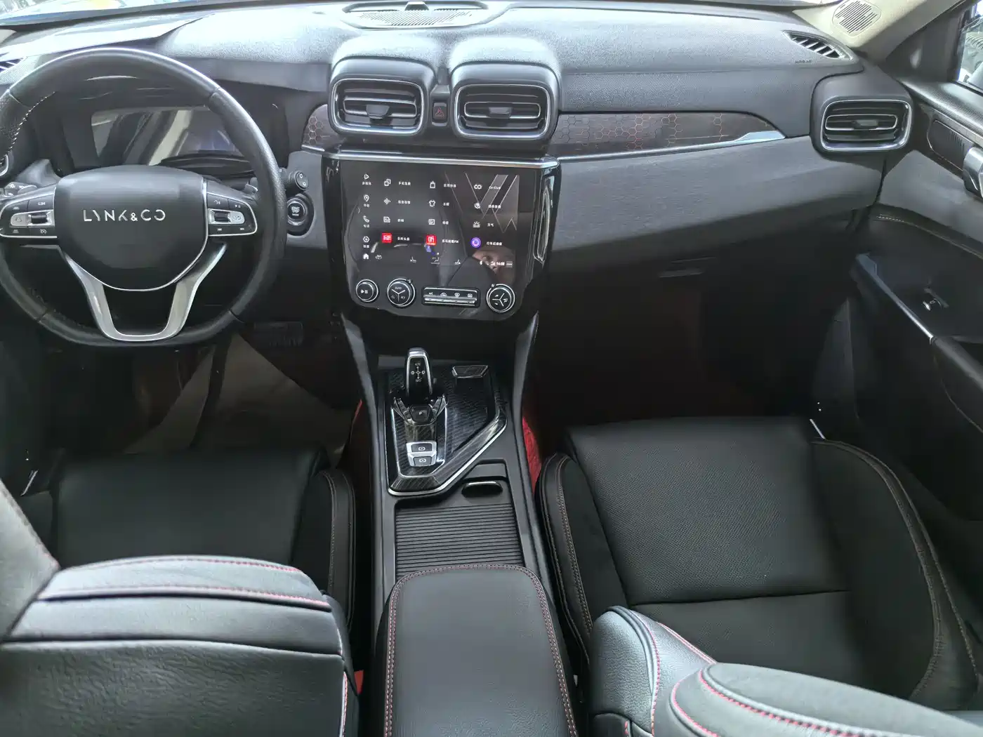 Lynk & Co 02 2018 Model 1.5T DCT 2WD Yao Pro Edition China V фото 8