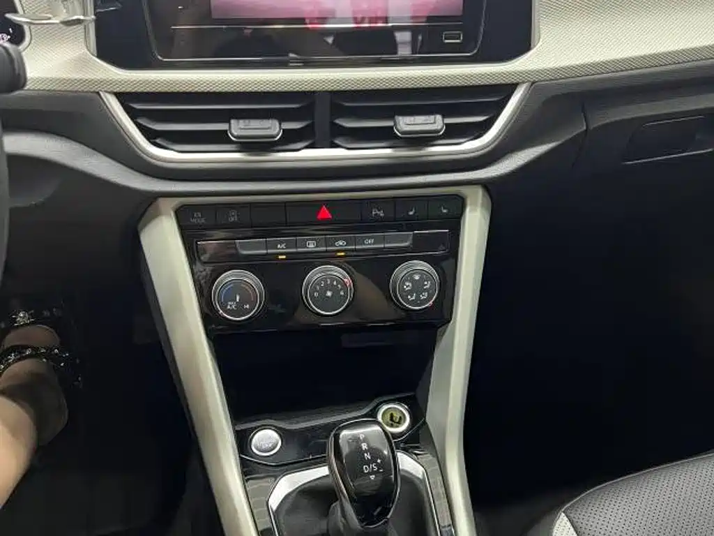 Photo 12 - Volkswagen T-ROC