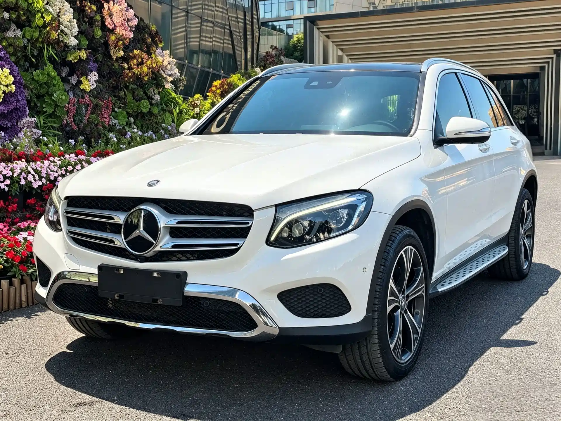 Фото 1 - Mercedes-Benz GLC