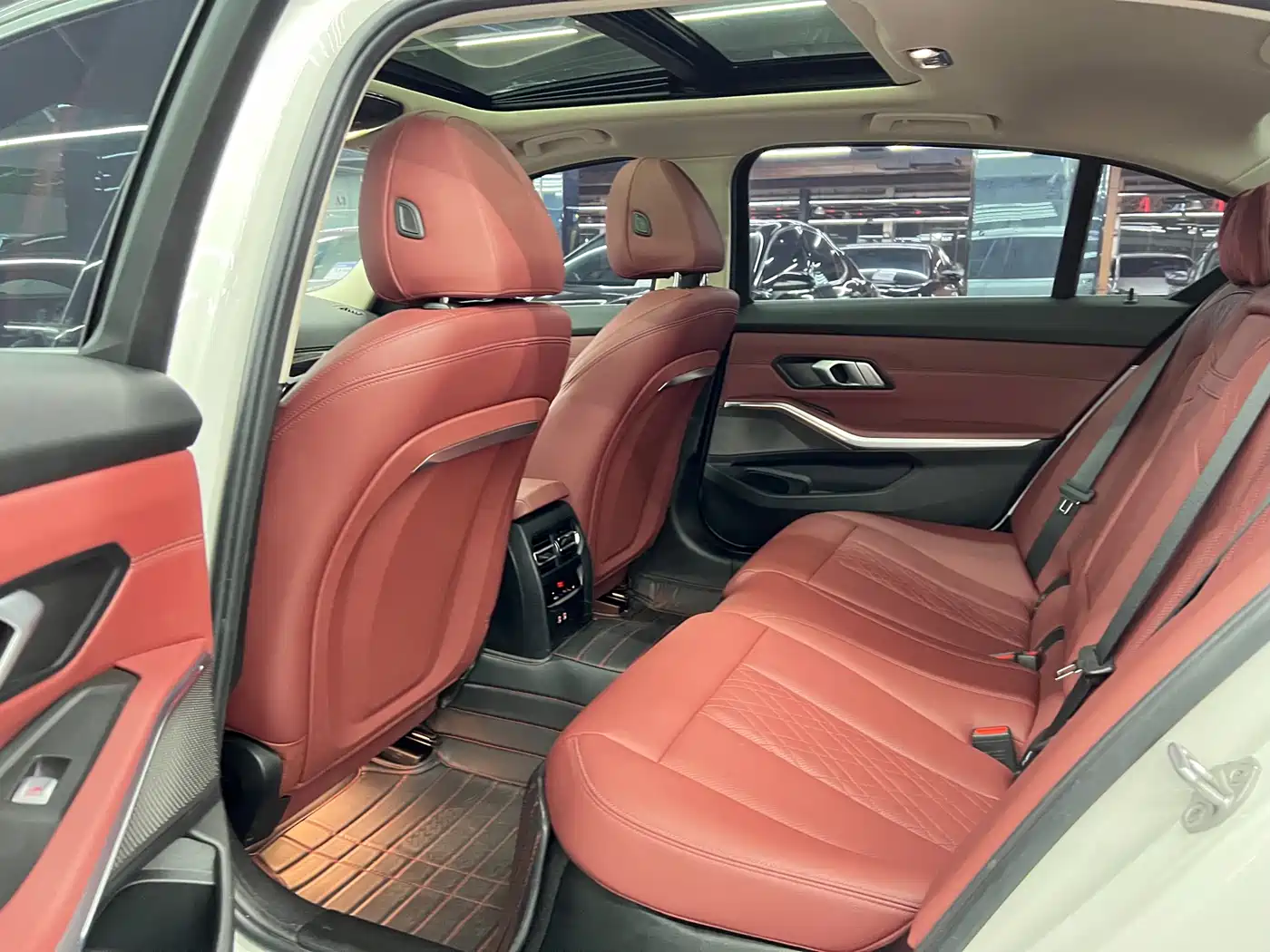 BMW 3 Series 2023 325Li M Sport Package фото 10
