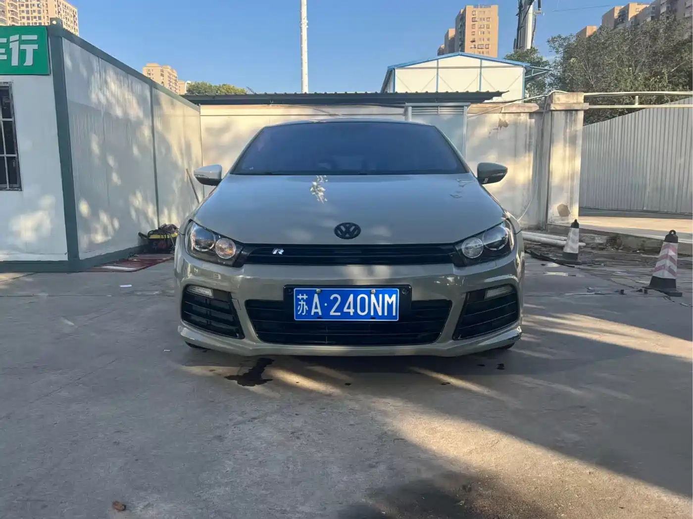 Volkswagen Scirocco 2011 Model R 2.0TSI фото 2