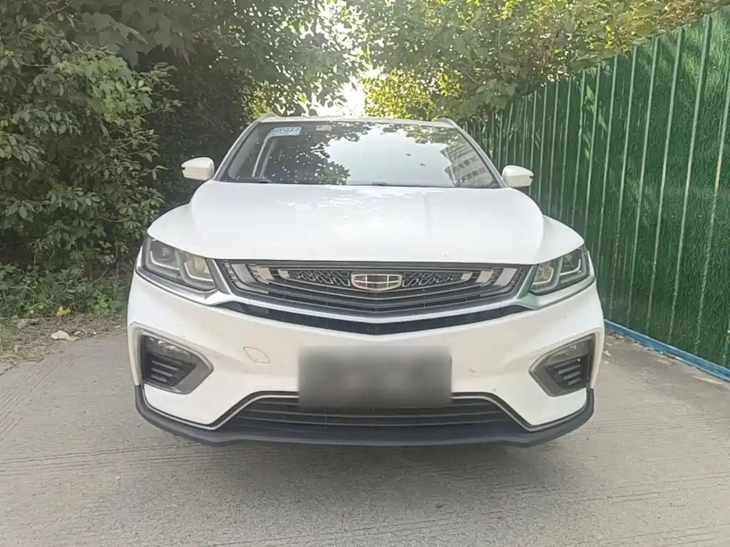 Фото 3 - Geely Binyue