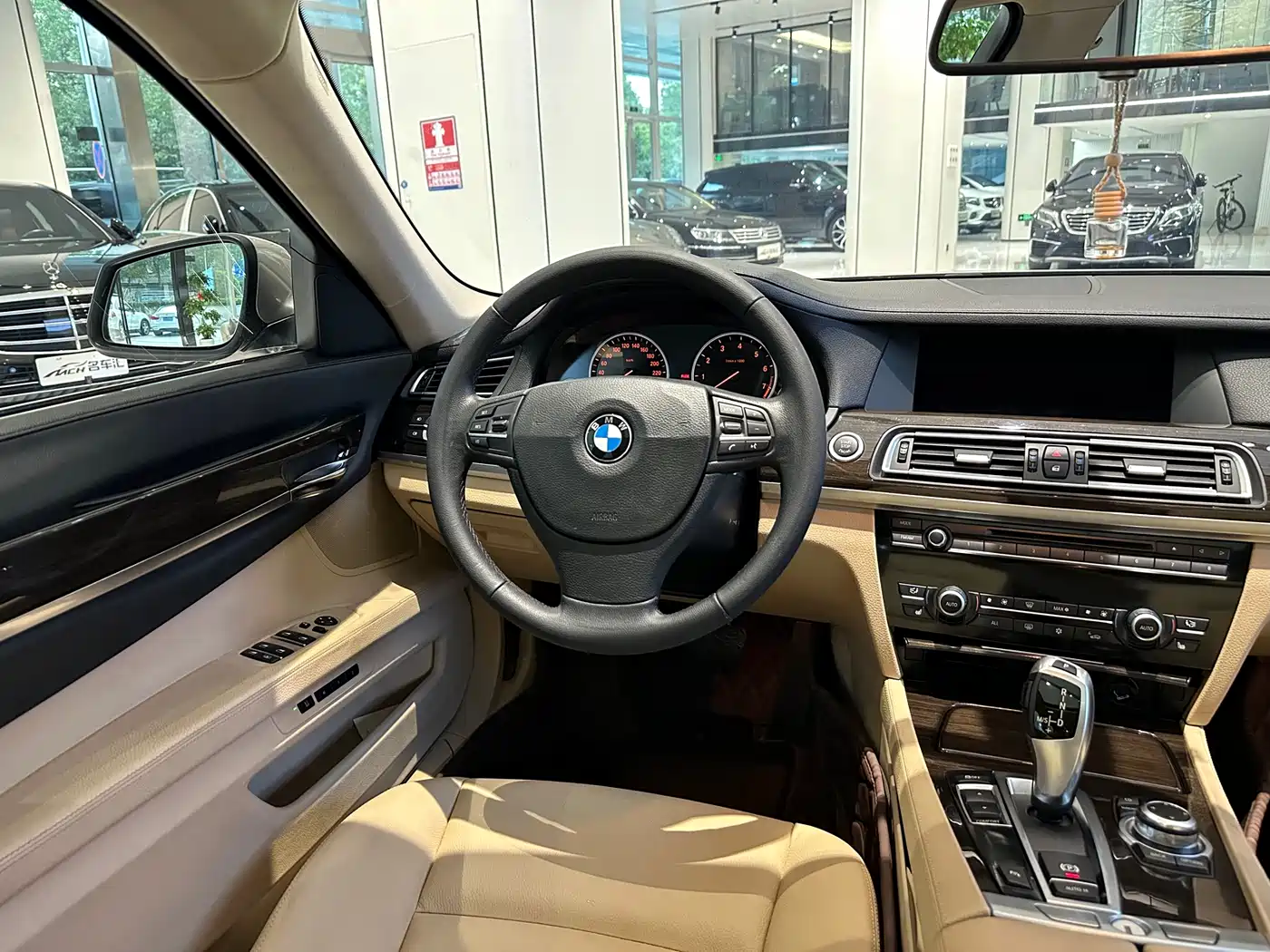 BMW 7 Series 2011 730Li Elegance фото 6