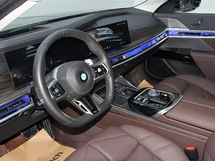 BMW 7 Series 2023 Model 740Li Leading M Sport Package фото 24