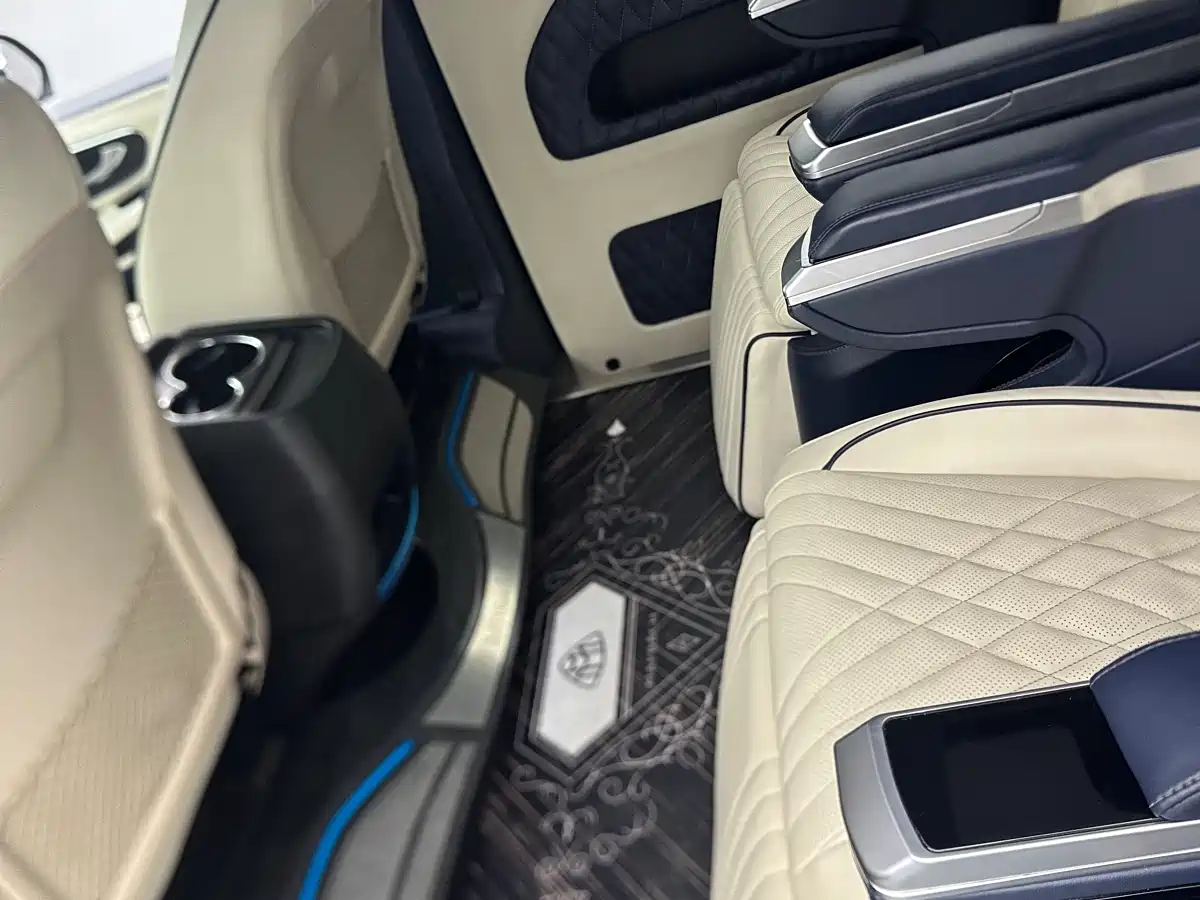 Mercedes-Benz Vito 2020 2.0T Business Edition (7-seater) фото 12