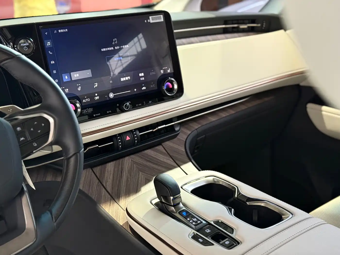 Lexus LM 2025 2023 500h 6-Seater Prestige Edition