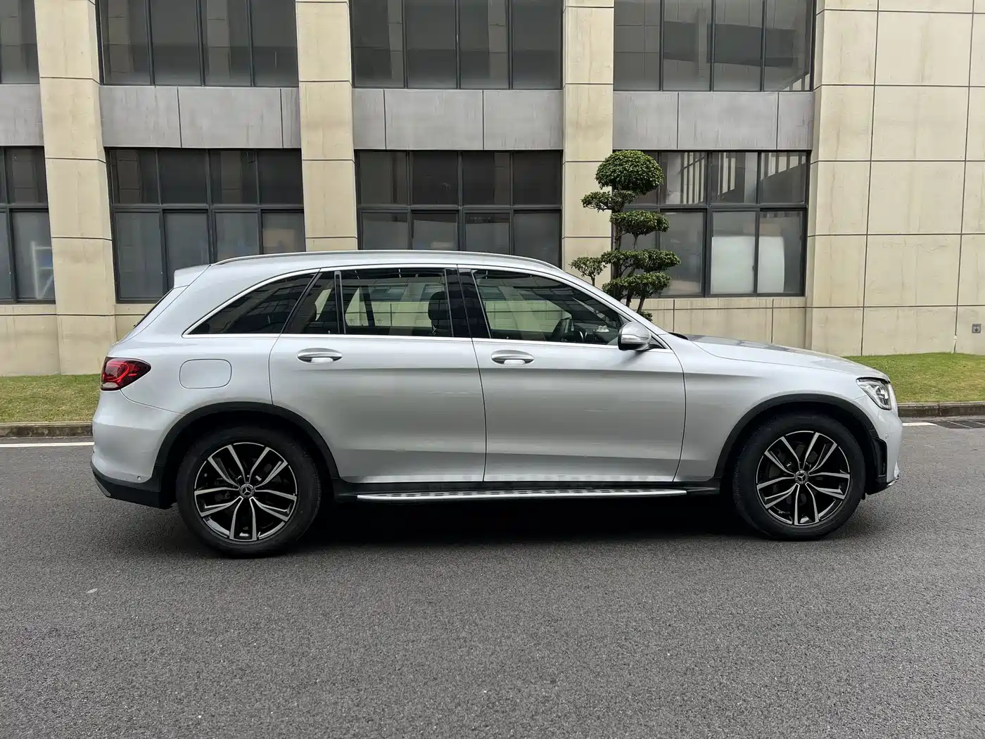 Mercedes-Benz GLC 2020 Facelift GLC 300 L 4MATIC Dynamic фото 14