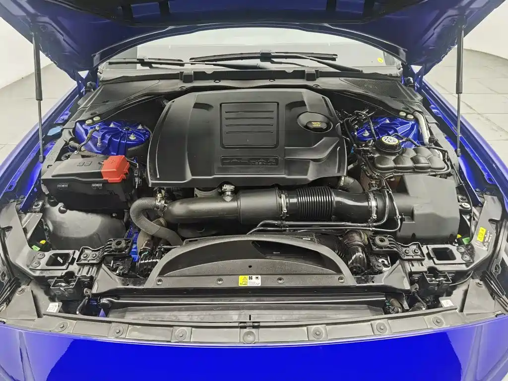 Jaguar XEL, миниатюра 6