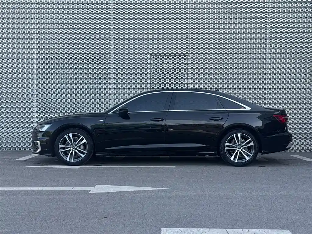Audi A6L 2023 40 TFSI Luxury Dynamic фото 2
