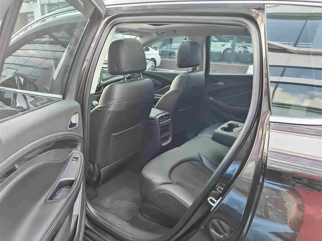 صورة 3 - Buick Envision Plus
