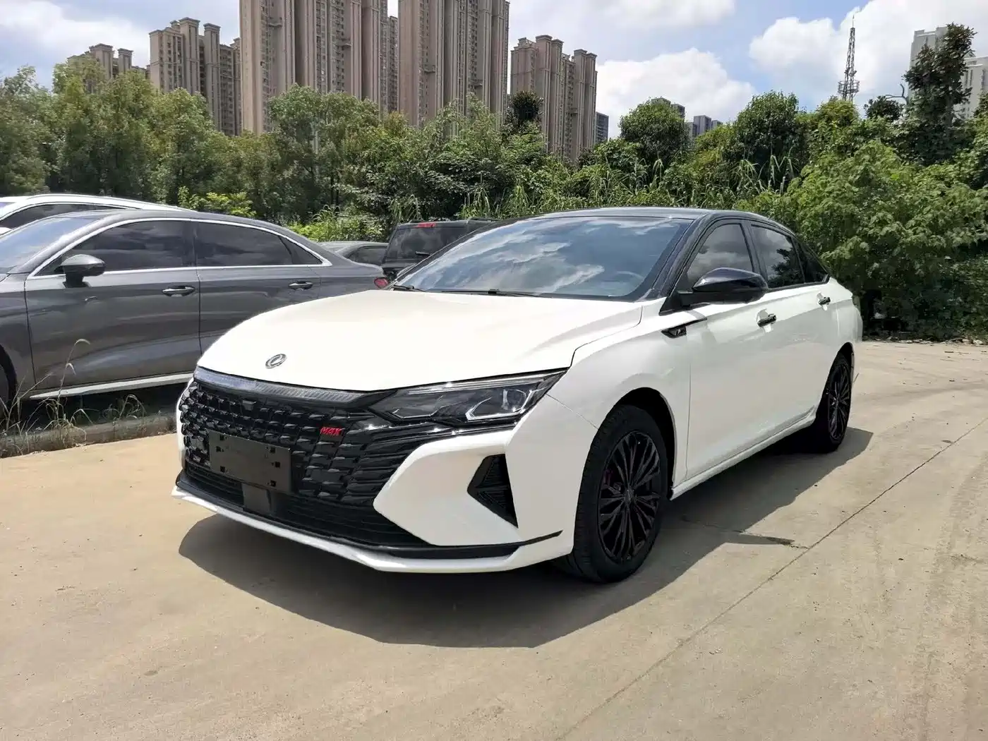 Dongfeng Aeolus Yixuan MAX 2022 2023 1.5T Ultra Stylish Dad Edition