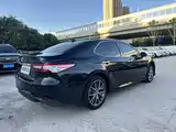 Фото 9 - Toyota Camry