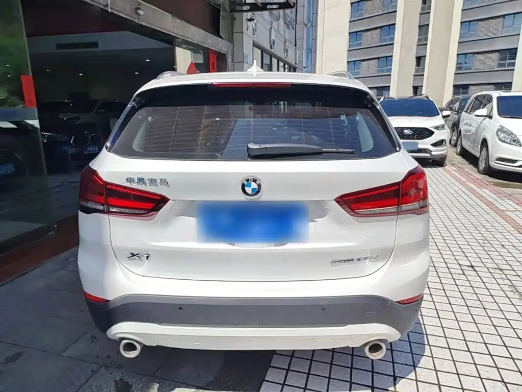 BMW X1 2022 sDrive25Li Leading фото 6