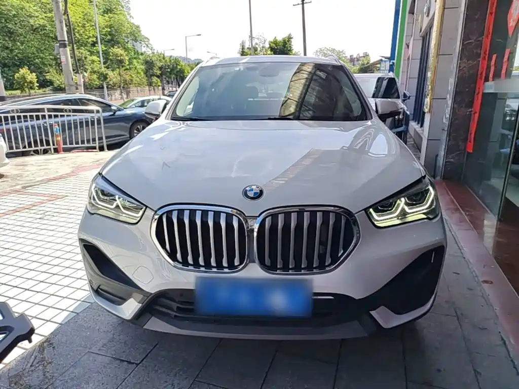 BMW X1 2022 sDrive25Li Leading фото 3