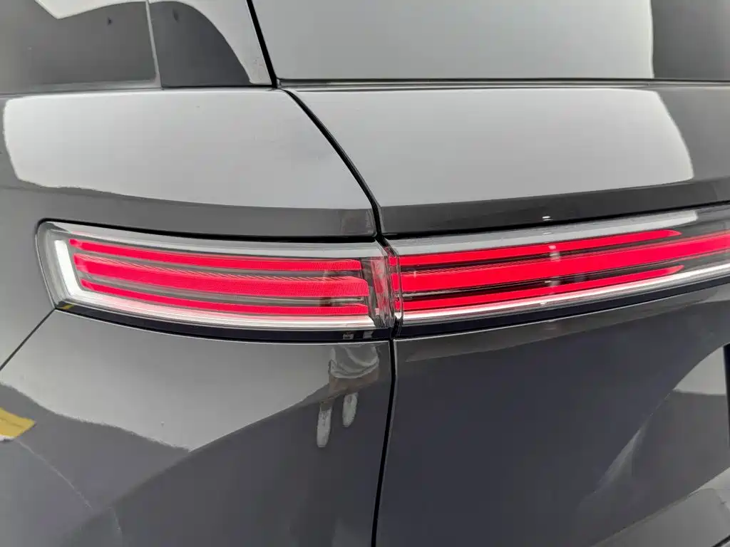 NIO ES8 2026 2025 Model 6-Seat Executive Luxury Edition