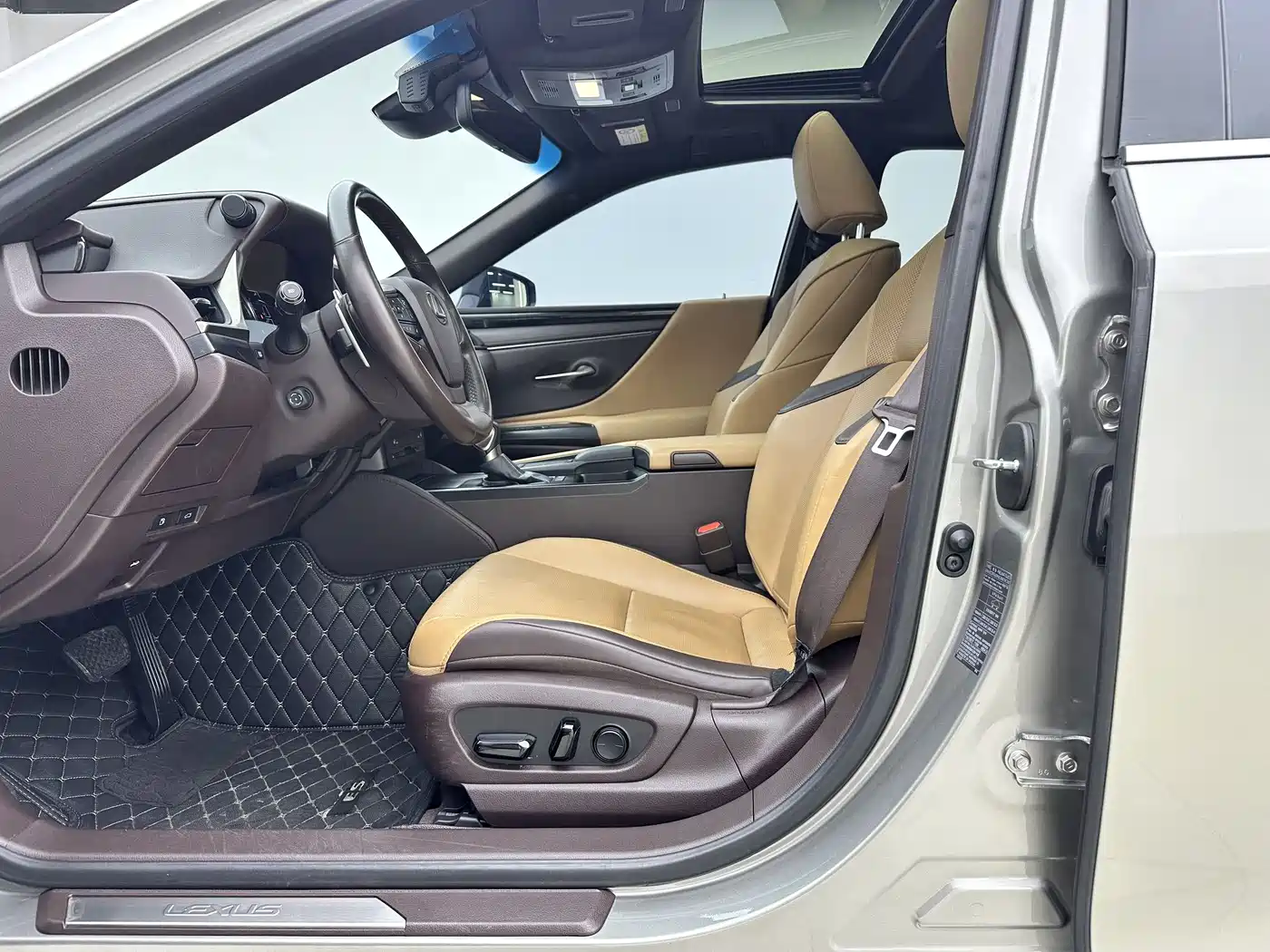 Lexus ES 2020 Model 300h Excellence Edition фото 12