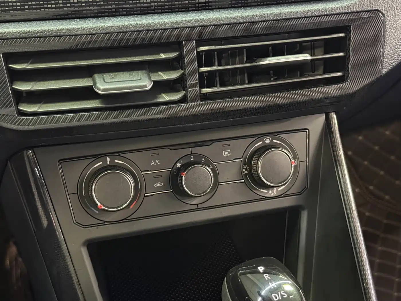 Volkswagen Lavida 2023 New Sharp 1.5L Auto Premium Edition фото 10