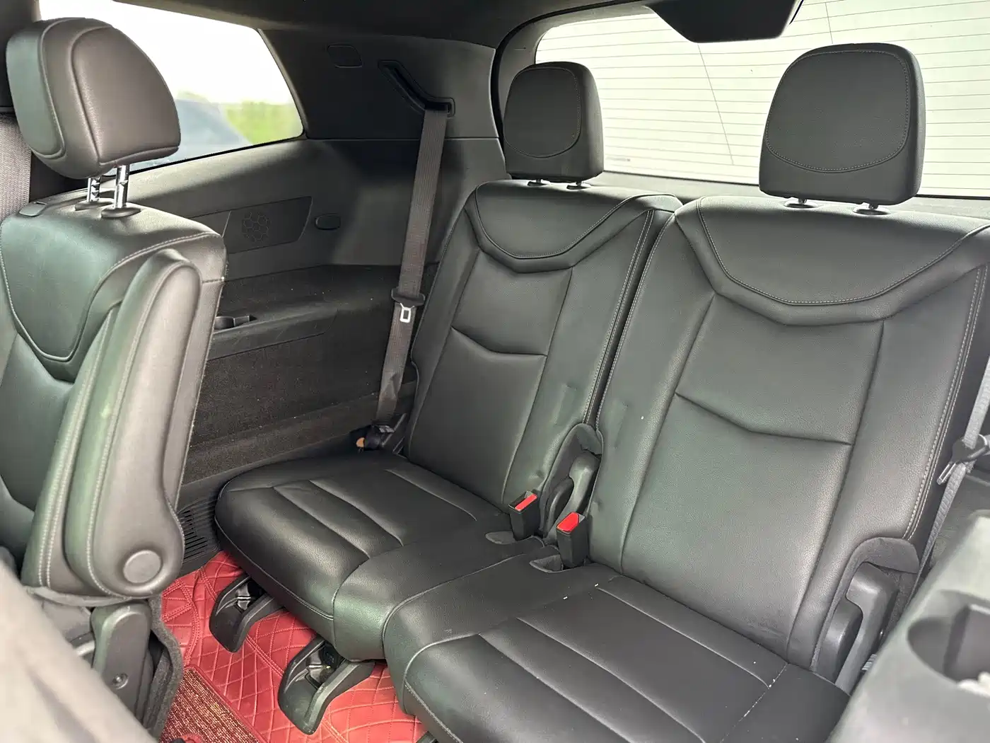 Photo 10 - Cadillac XT6