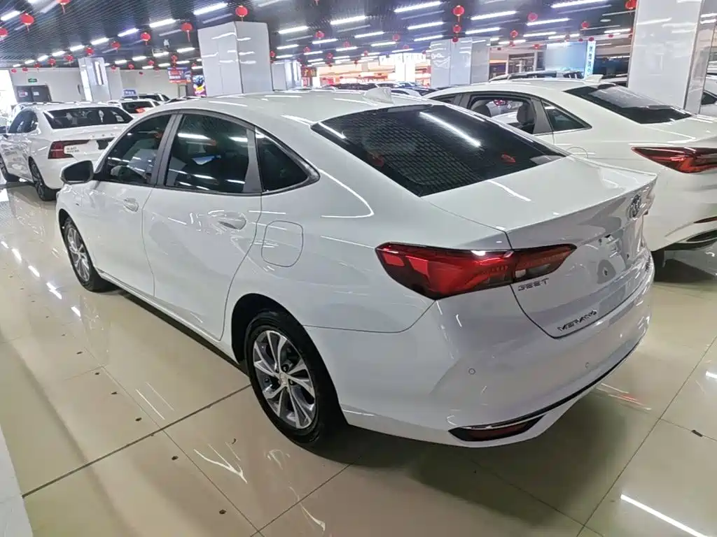 Photo 5 - Buick Verano