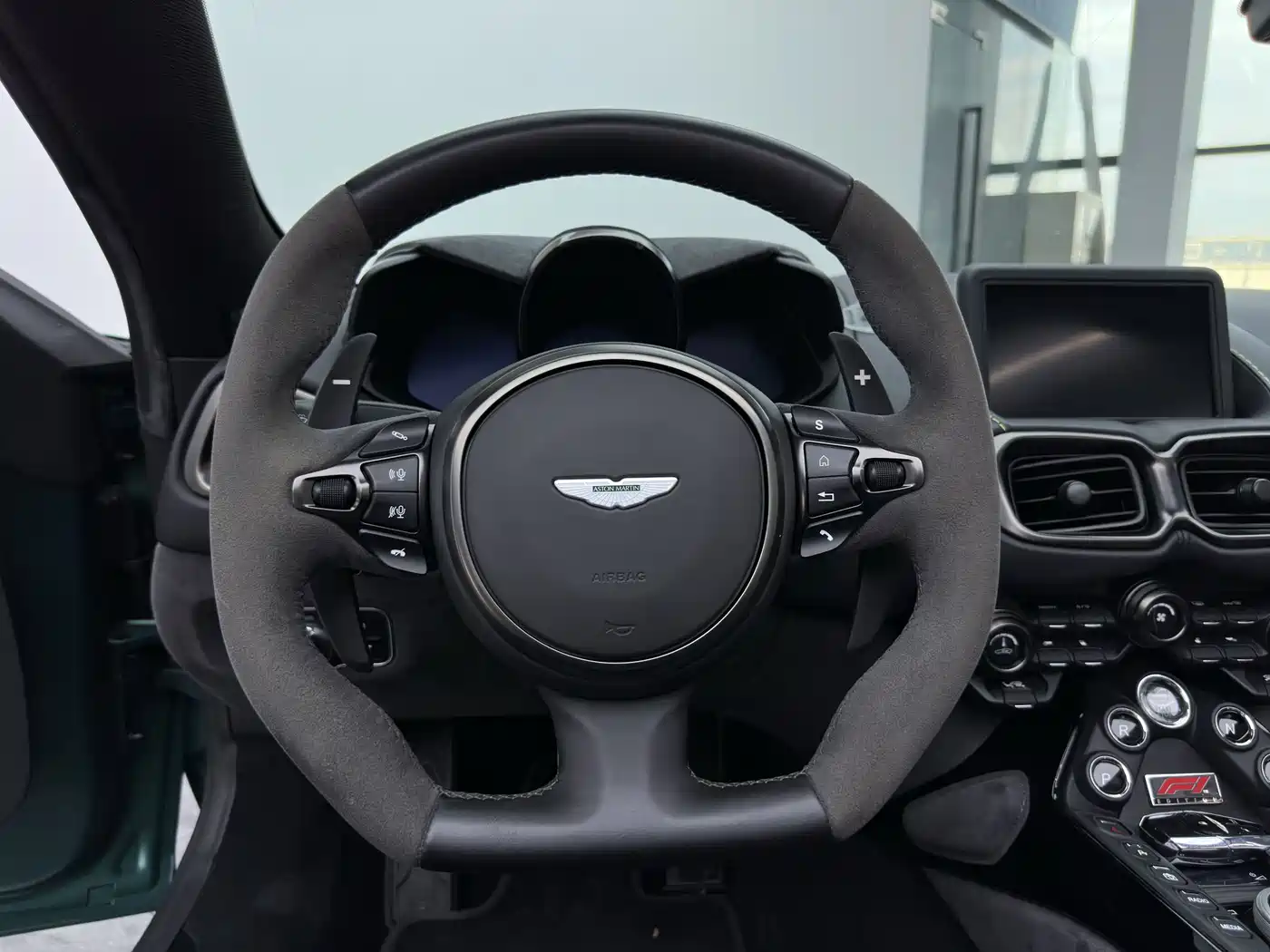 Aston Martin V8 Vantage 2022 4.0T V8 F1 Edition Roadster фото 21
