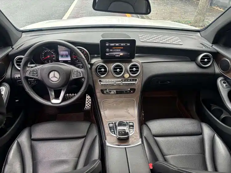 Mercedes-Benz GLC 2016 GLC 300 4MATIC Dynamic фото 7