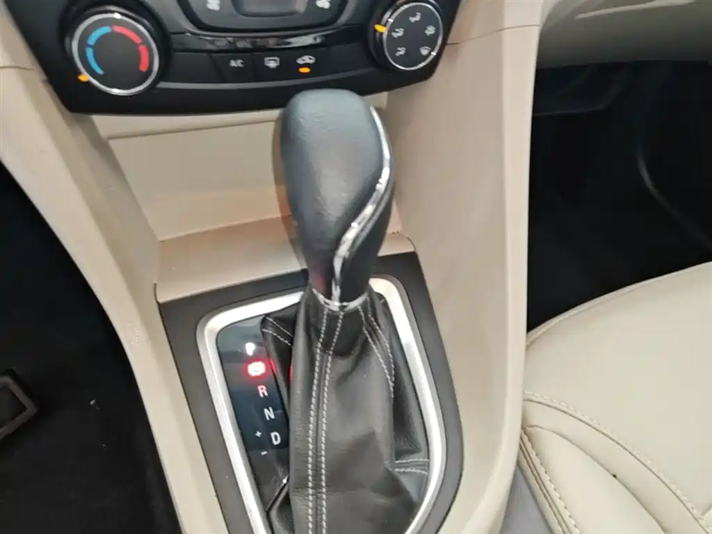 Buick Excelle 2018 15T DCT Progressive (China V) фото 14