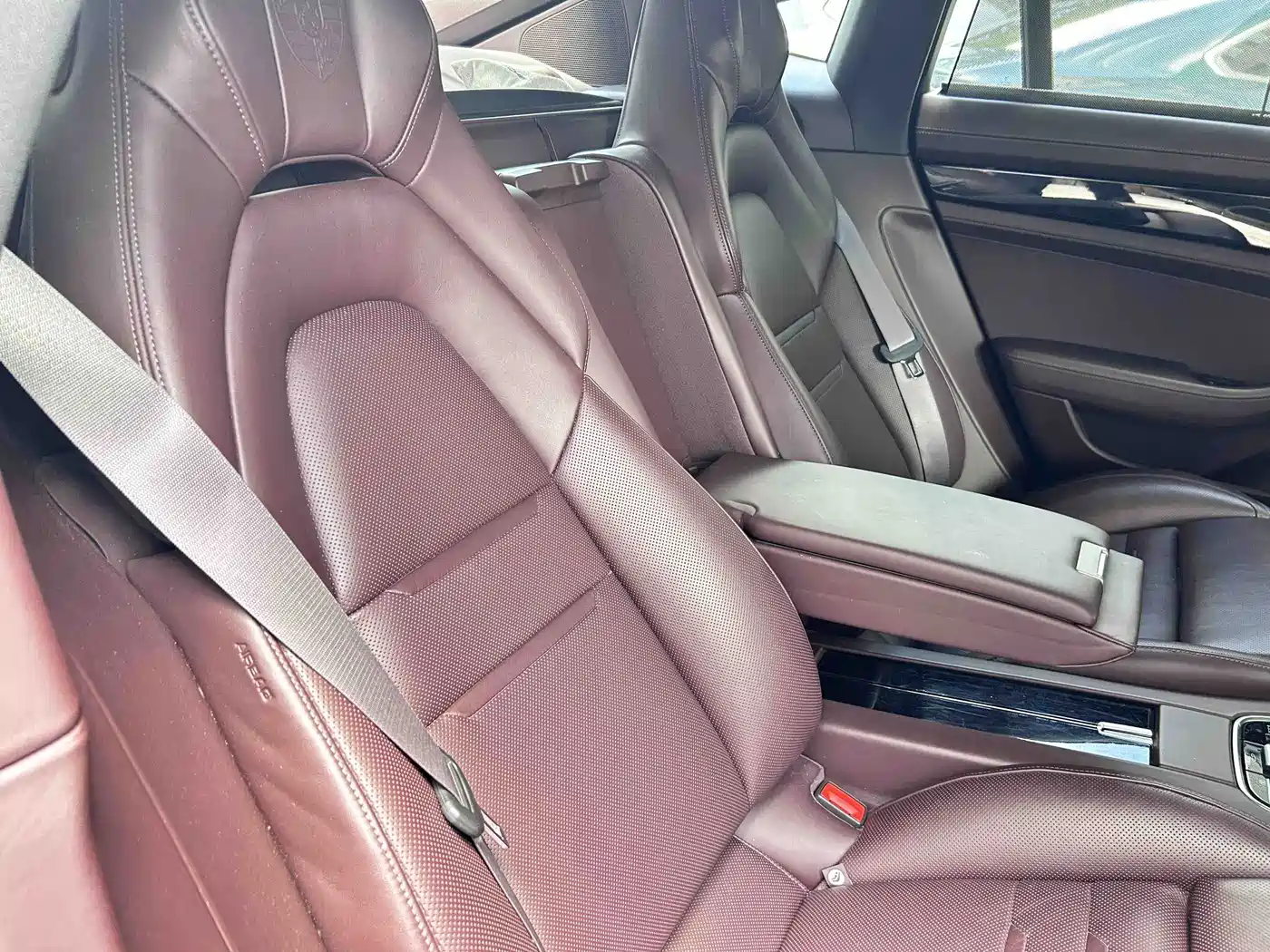 Photo 20 - Porsche Panamera