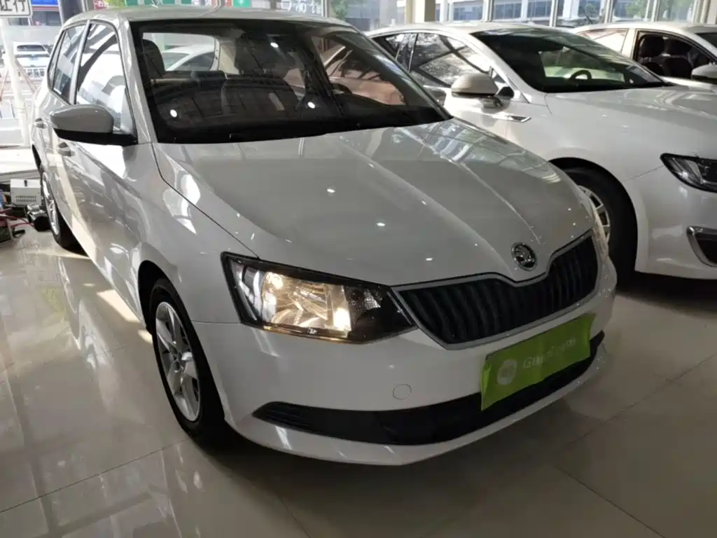 Škoda Fabia 2018 2017 1.4L Auto Car Enjoy Edition