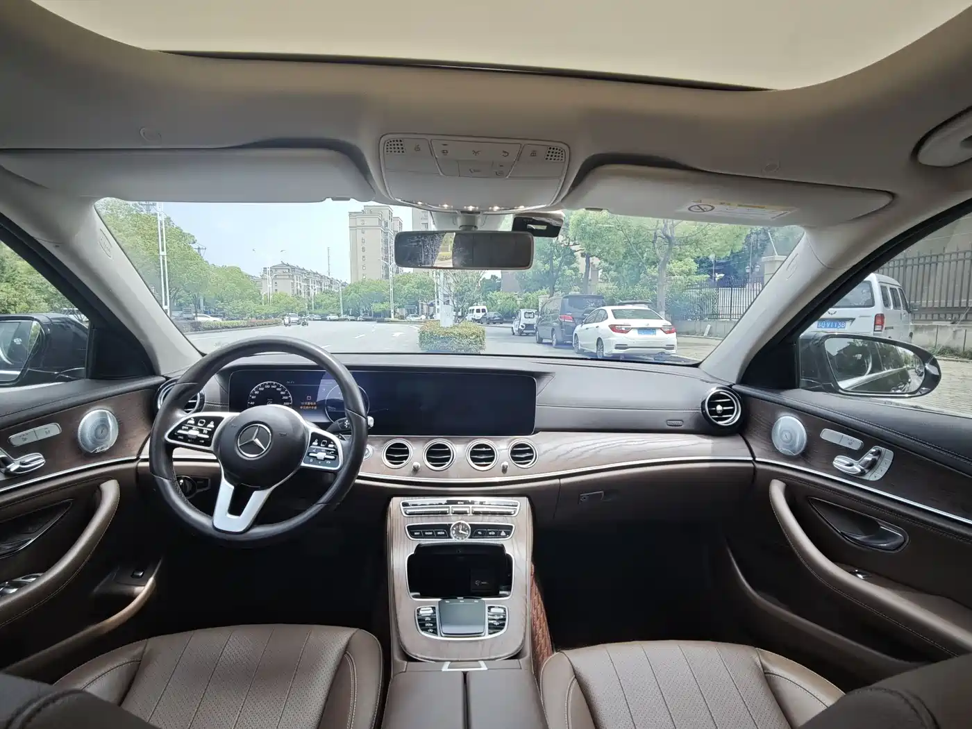 Mercedes-Benz E-Class 2020 E 300 L Luxury Model фото 15