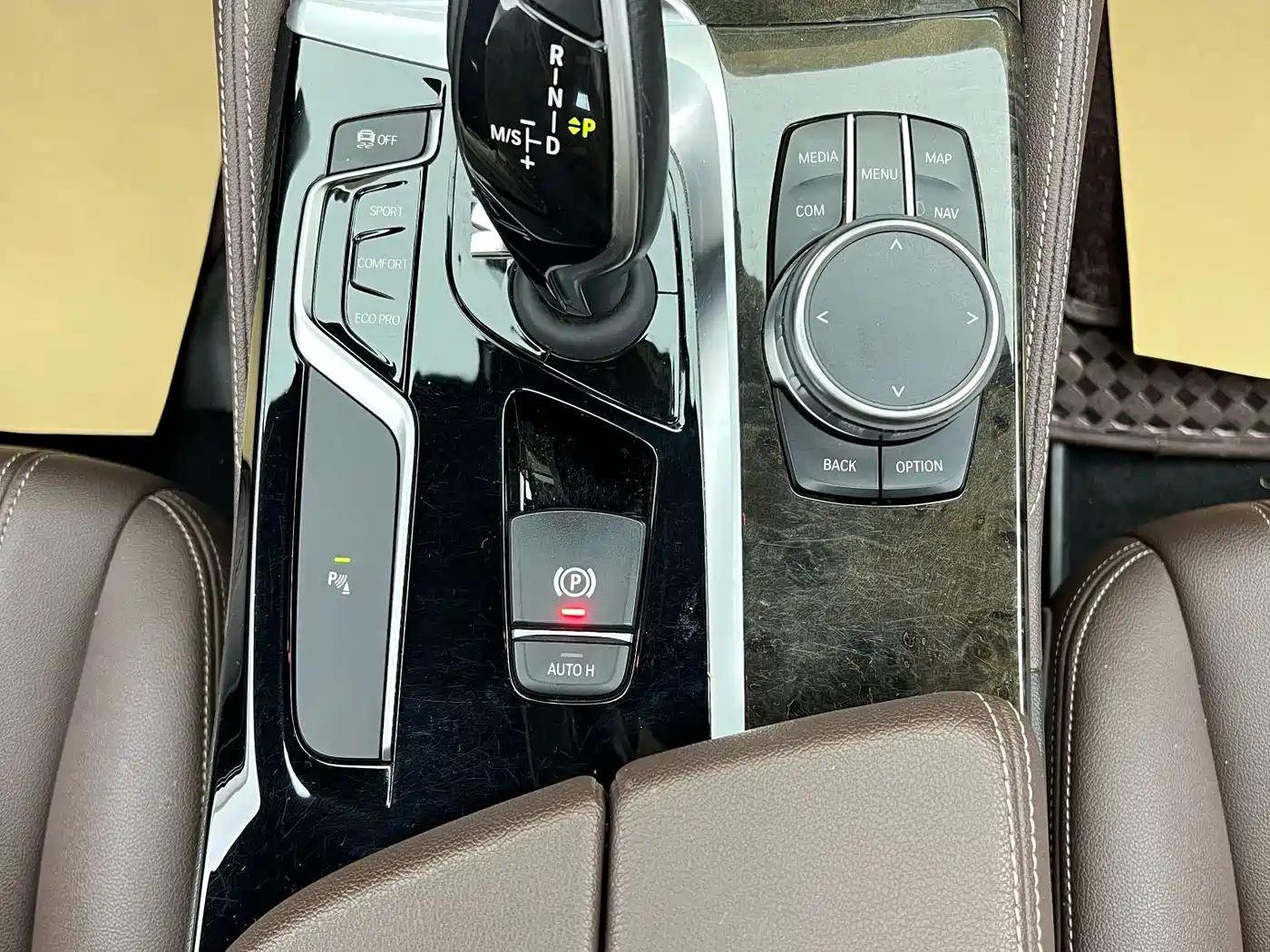 BMW 5 Series 2019 525Li M Sport Package фото 24