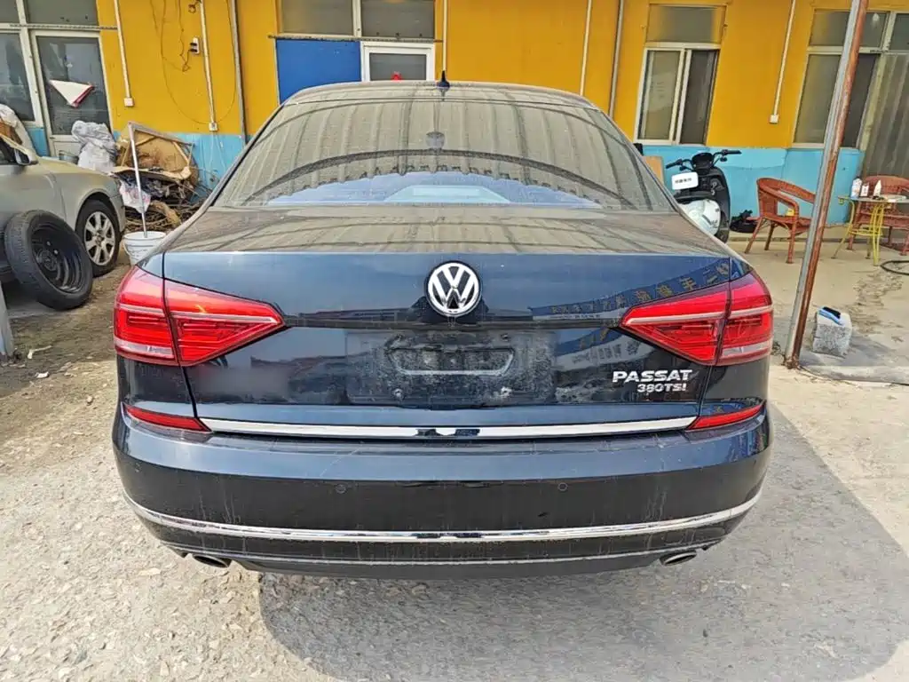 Photo 6 - Volkswagen Passat
