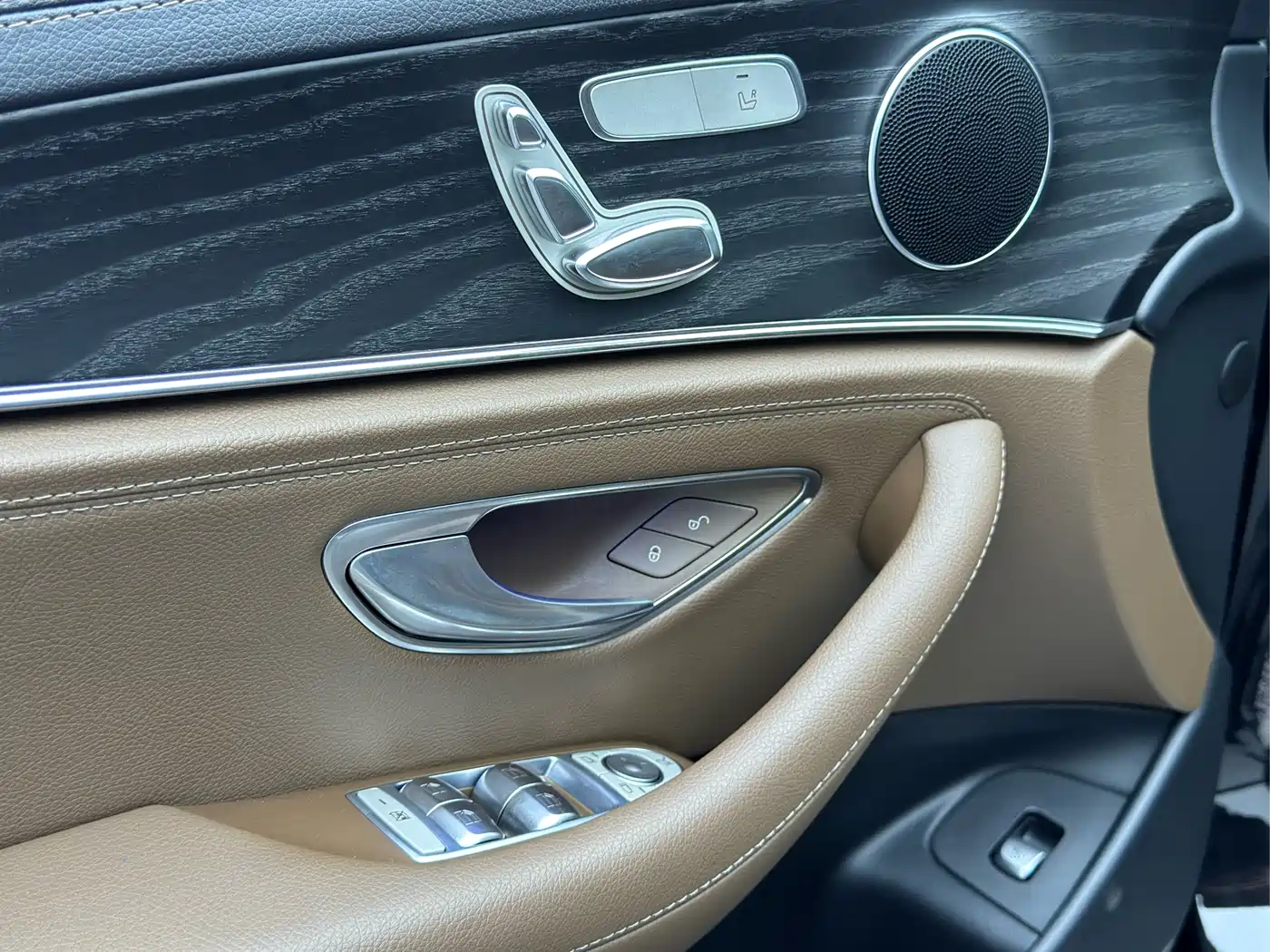 Mercedes-Benz E-Class 2021 E 260 L фото 4