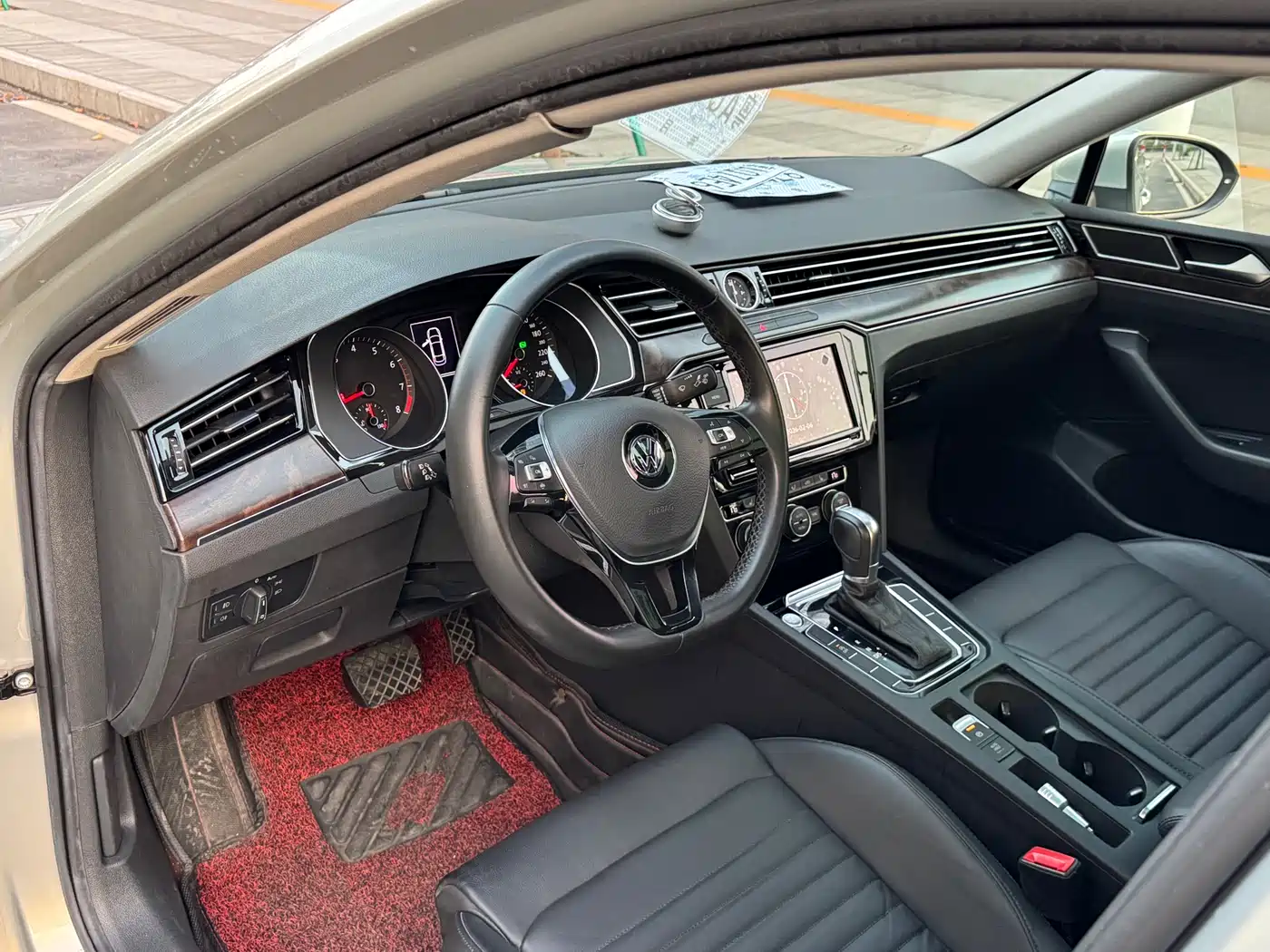 Volkswagen Magotan 2019 330TSI DSG Luxury Class China VI фото 12