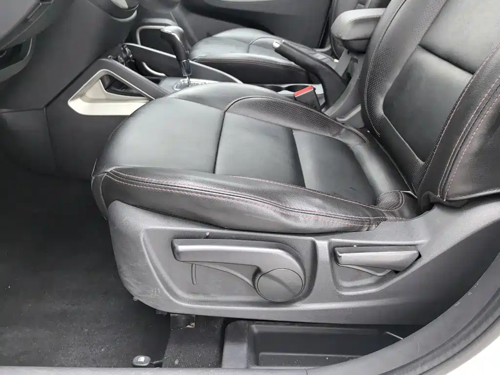 Changan CS35 2014 2014 1.6L Automatic Luxury Type China IV