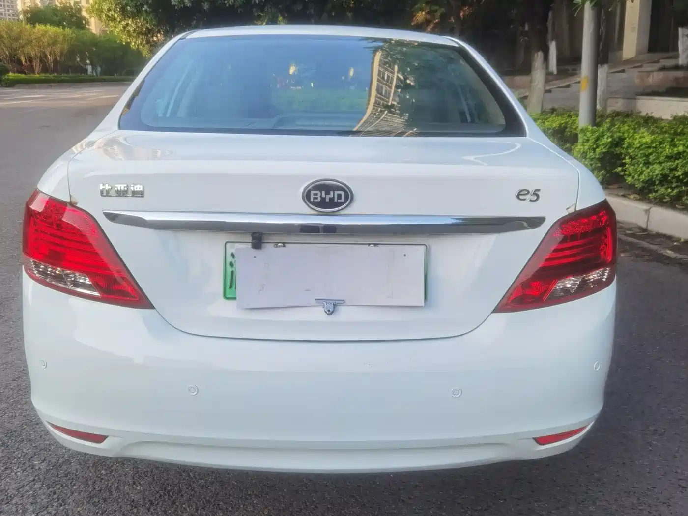 BYD E5