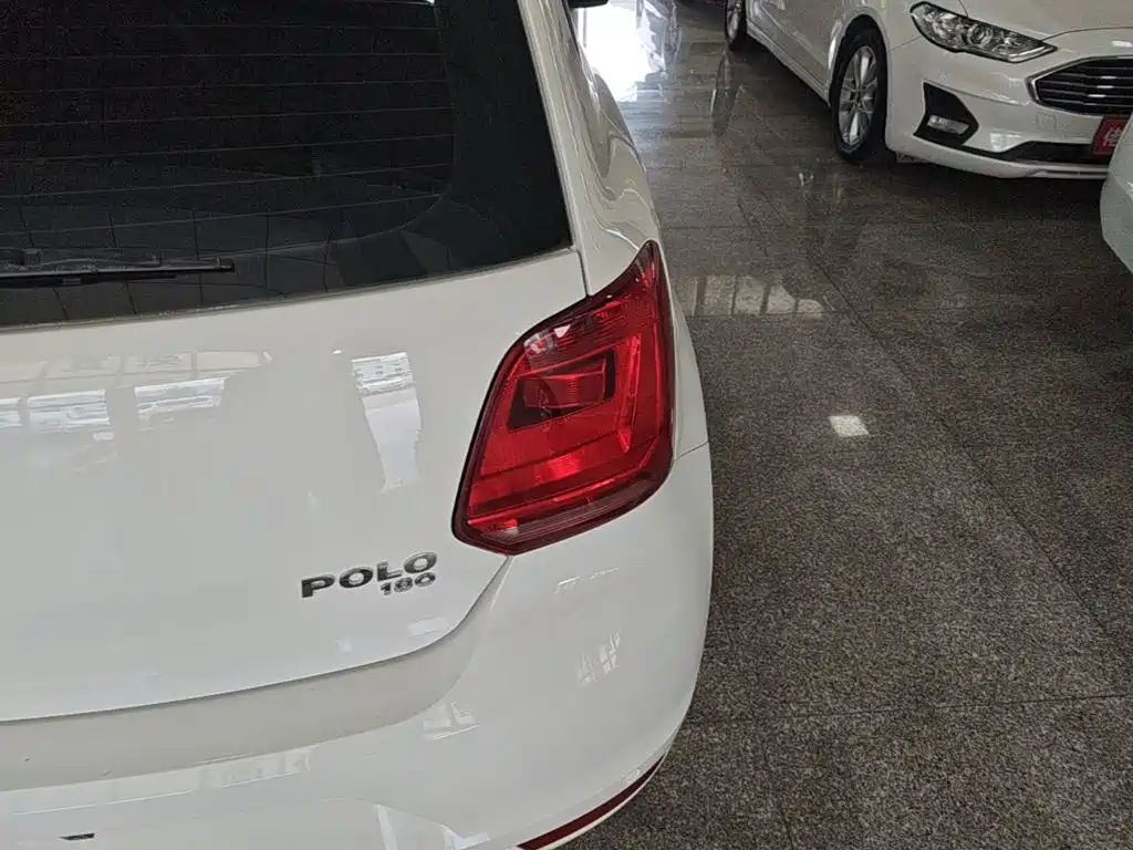 Фото 8 - Volkswagen Polo