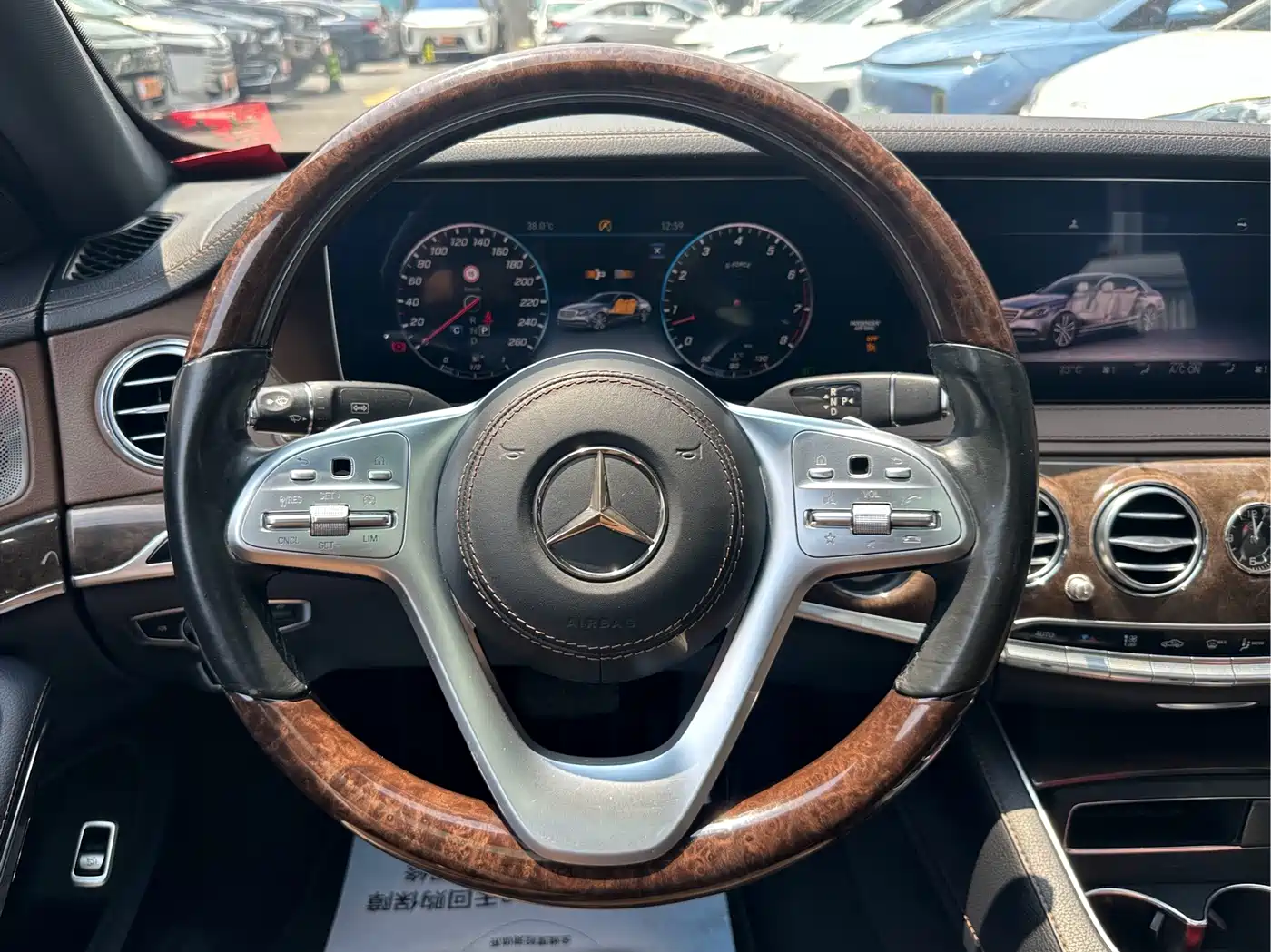 Фото 12 - Mercedes-Benz S-Class