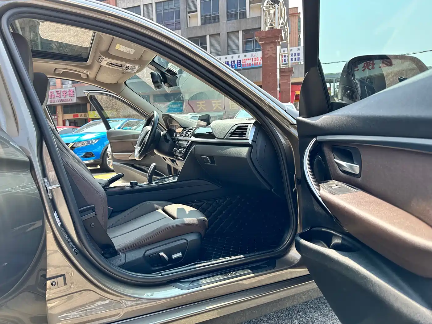 BMW 3 Series 2018 318Li фото 8